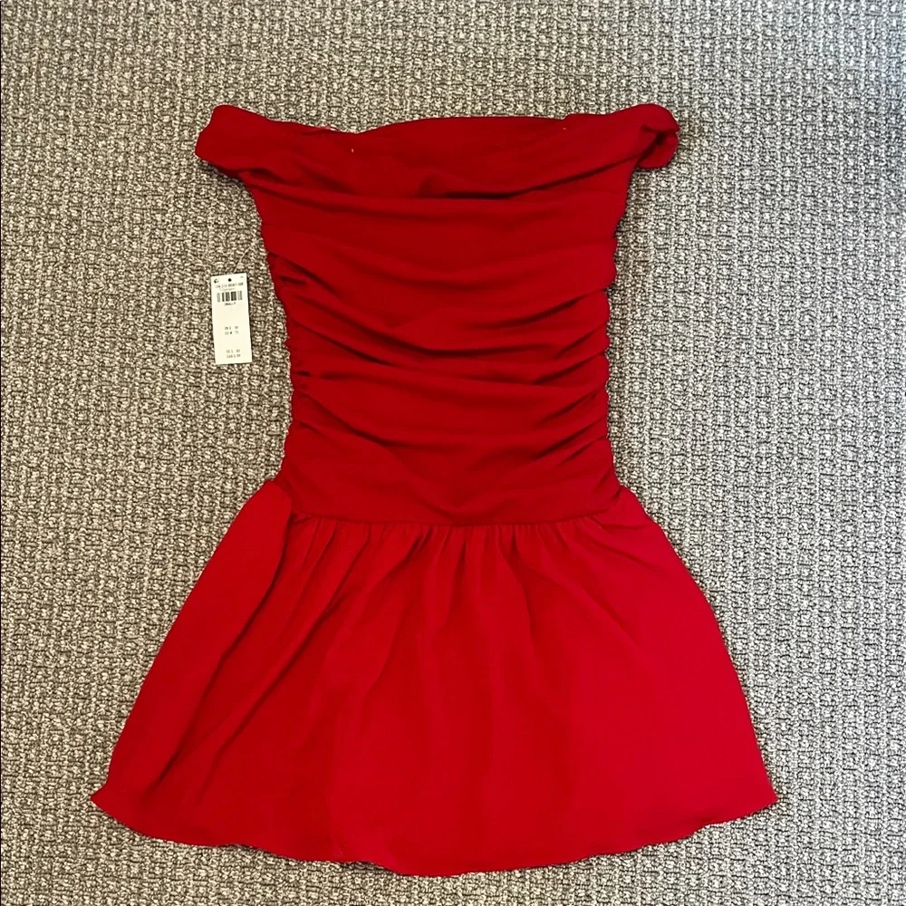 Abercrombie Women’s Elegant Red Off-The-Shoulder Dress - Picture 1 of 3